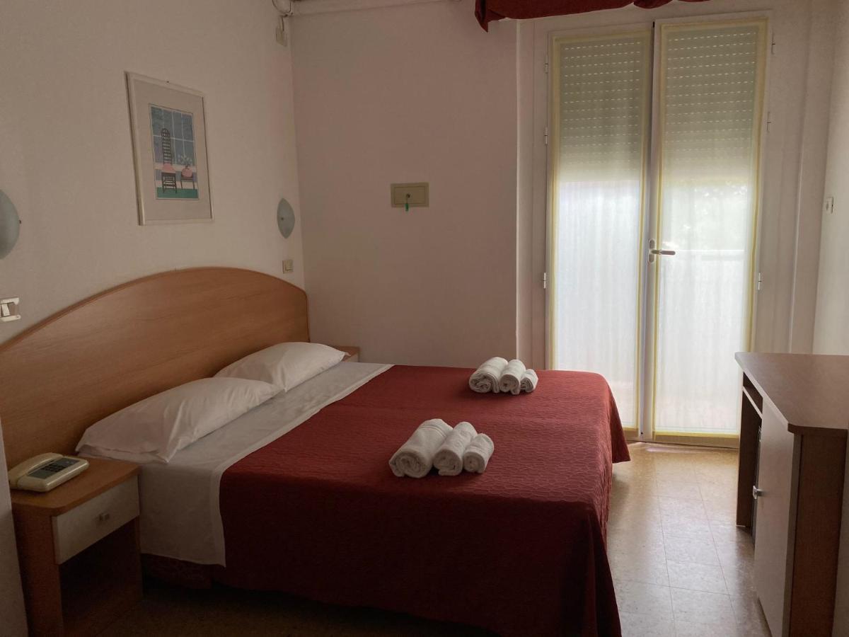 Hotel Chery Милано Мартима Екстериор снимка