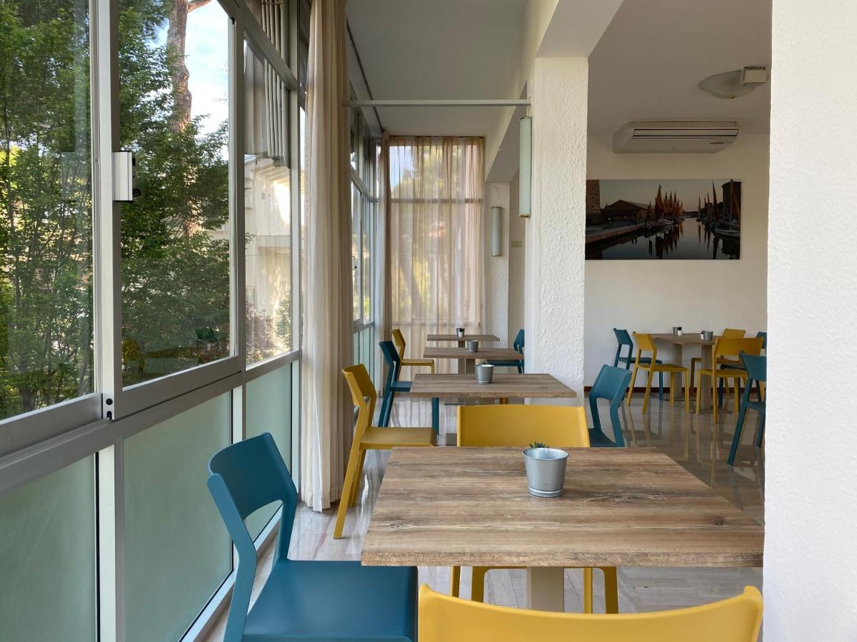 Hotel Chery Милано Мартима Екстериор снимка