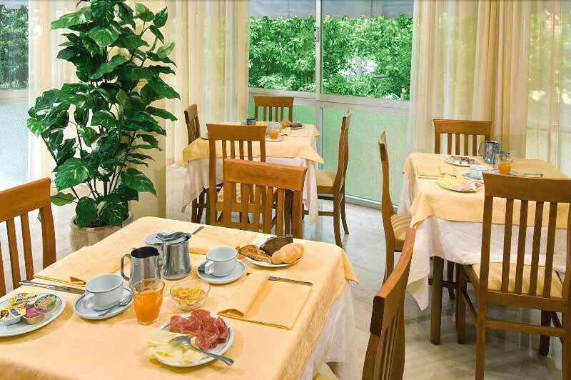Hotel Chery Милано Мартима Екстериор снимка