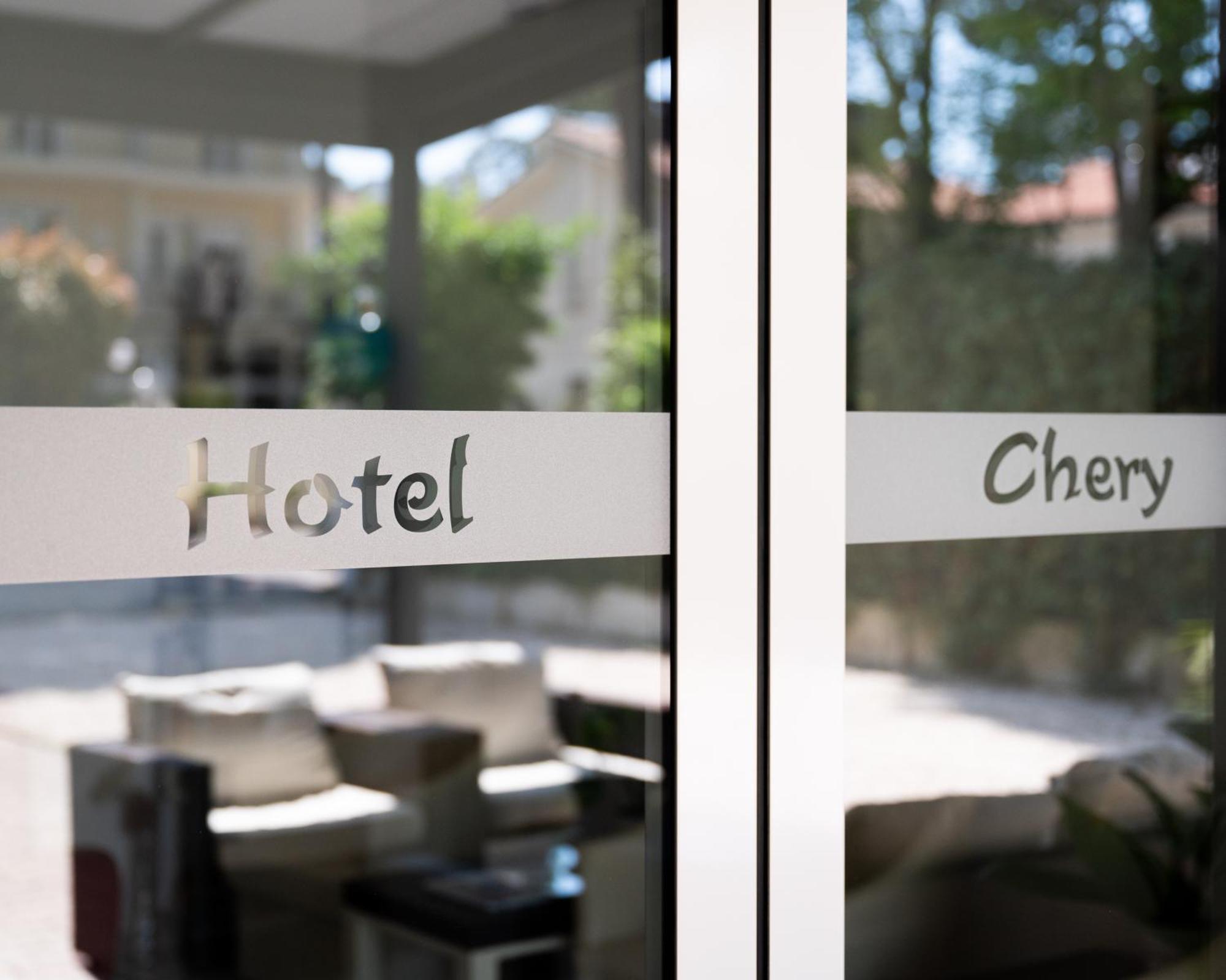 Hotel Chery Милано Мартима Екстериор снимка