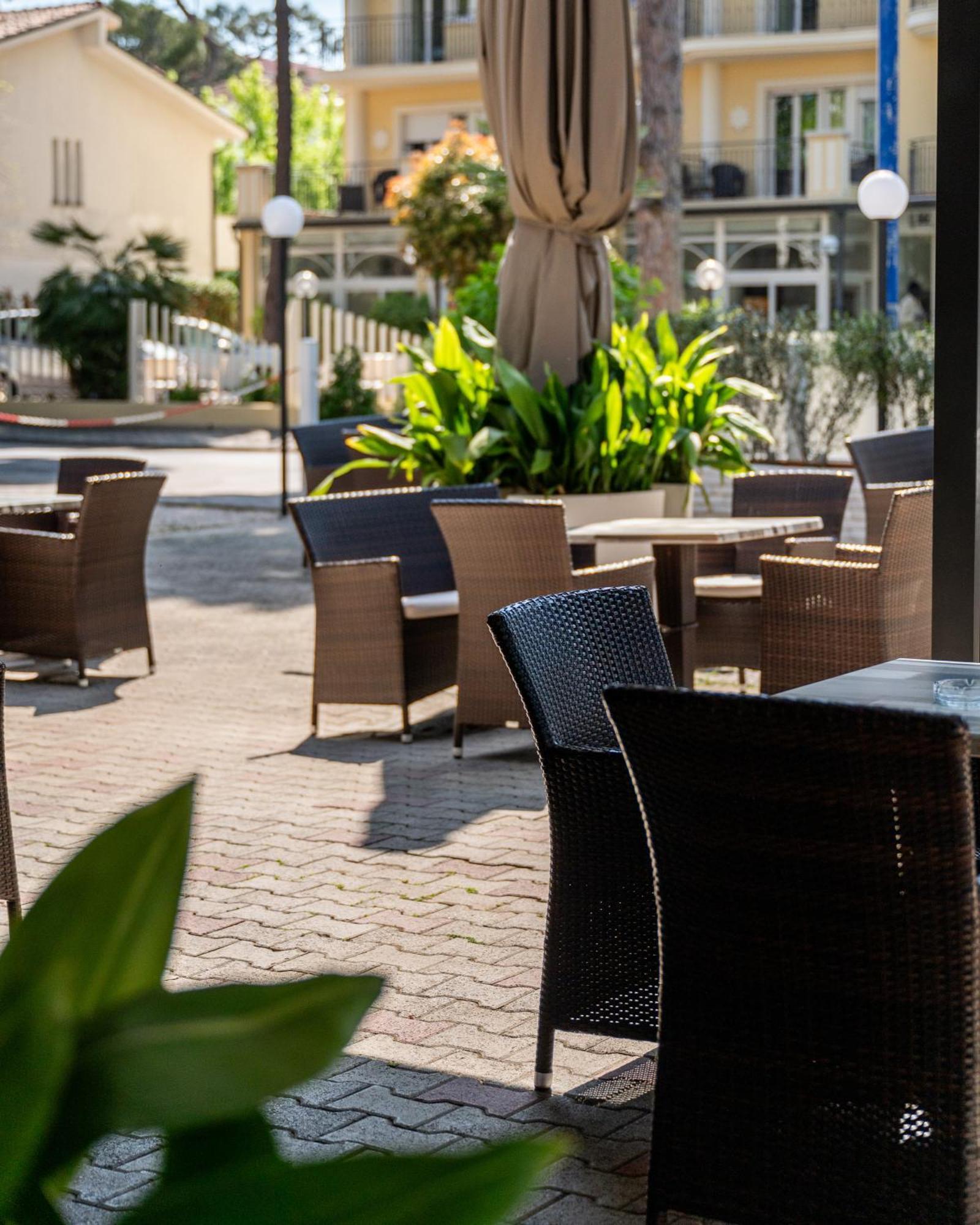 Hotel Chery Милано Мартима Екстериор снимка
